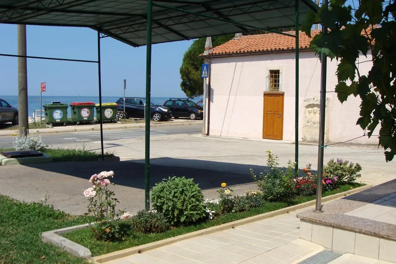 Apartment Zambratija 2557A Croatia